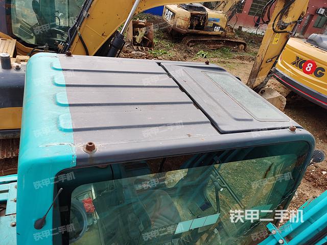 驾驶室顶部（整机外观）