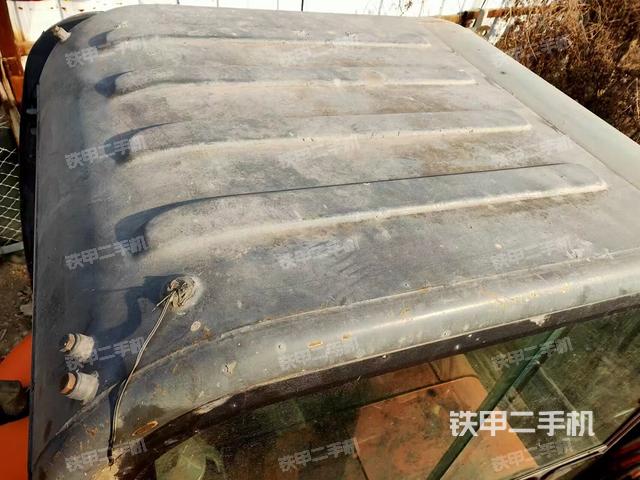 驾驶室顶部（整机外观）