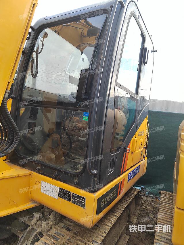 驾驶室整体（整机外观）