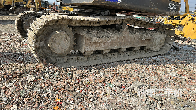 单侧履带整体（整机外观）