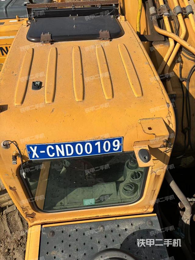 驾驶室顶部（整机外观）