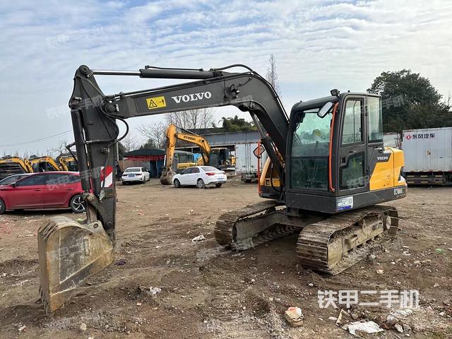 沃尔沃EC75DAG挖掘机