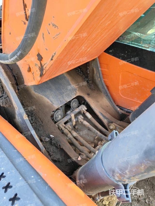 大臂根部 斜视（工作和回转装置）