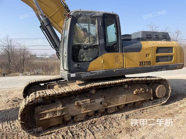 驾驶室顶部（整机外观）