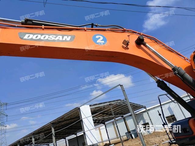 大臂整体 右侧（工作和回转装置）