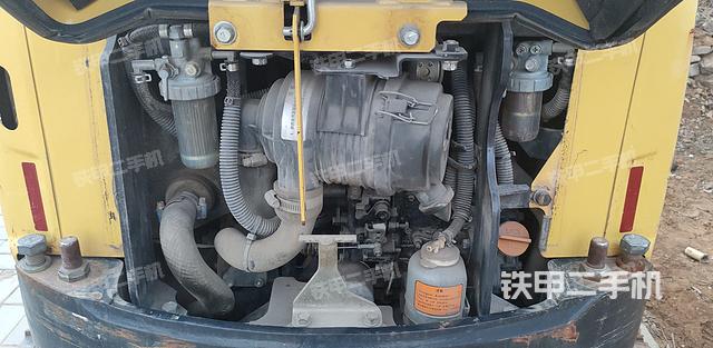 回转马达和主控阀（整机外观）