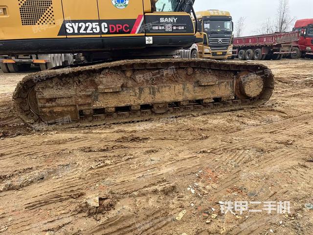 单侧履带整体（整机外观）