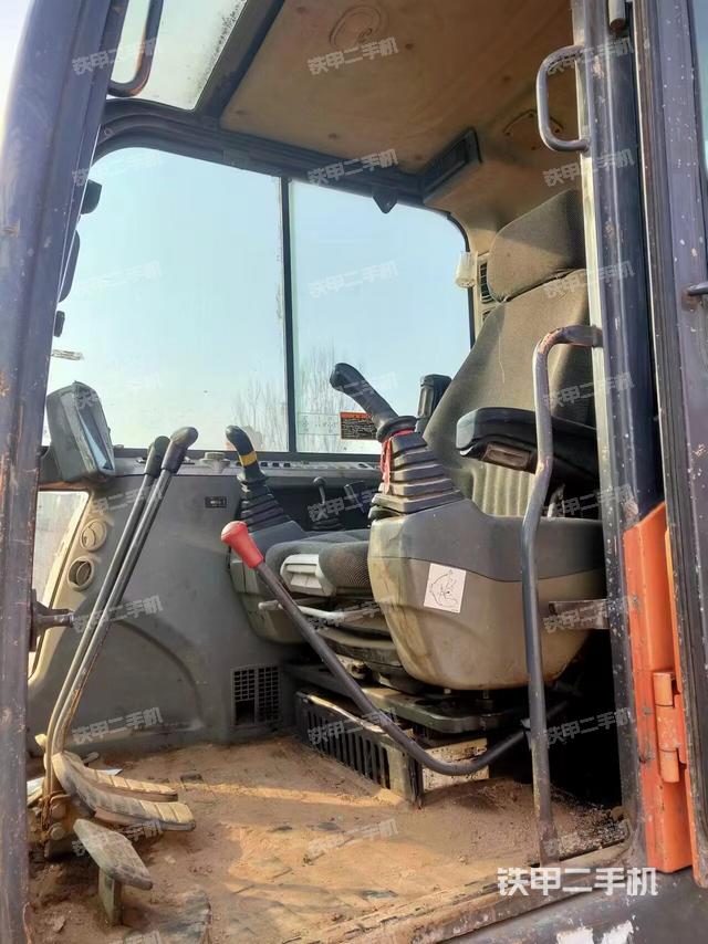 驾驶室整体（整机外观）