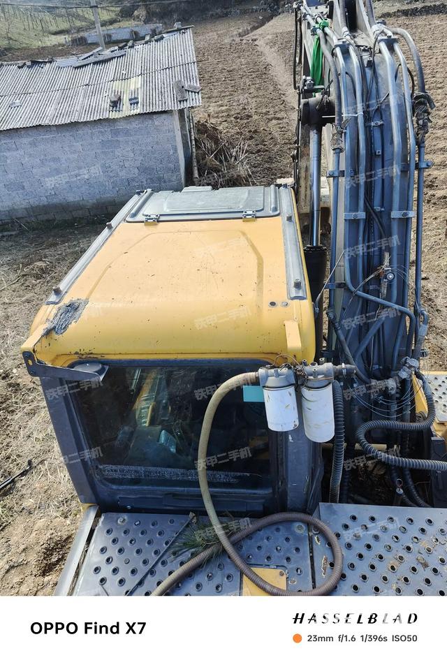 驾驶室顶部（整机外观）