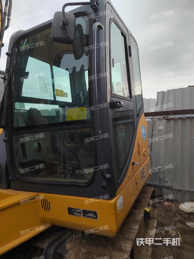 驾驶室整体（整机外观）