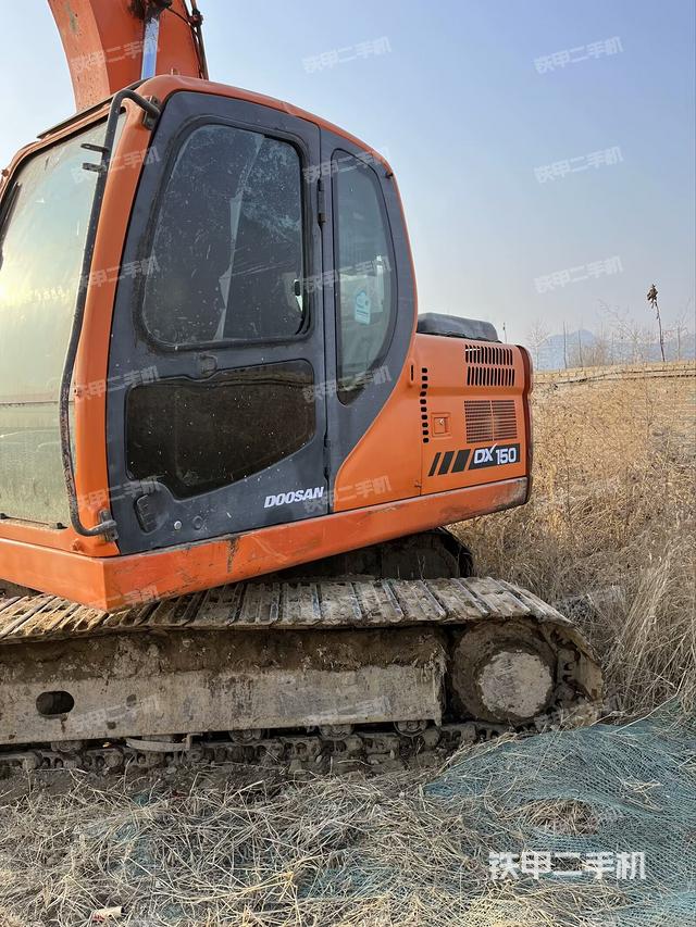 驾驶室顶部（整机外观）