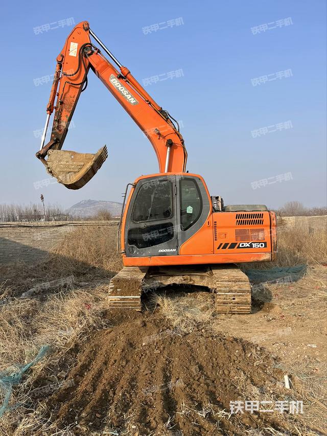 斗山DX150LC挖掘机