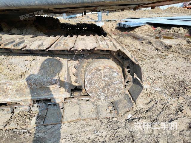 右驱动轮（行走机构）