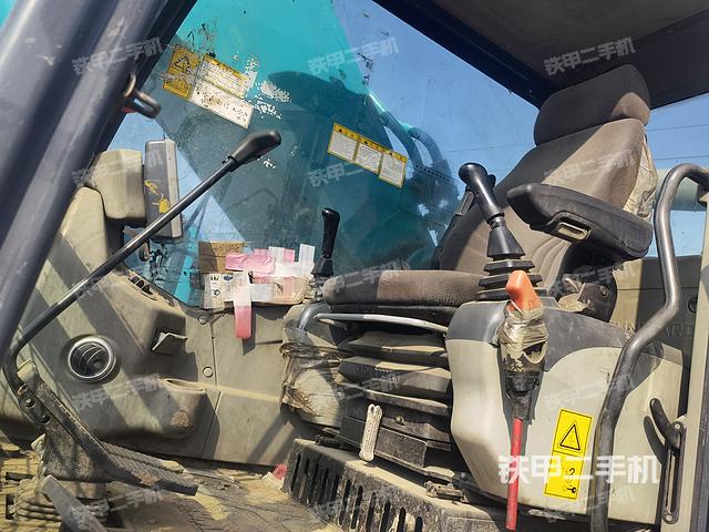 驾驶室整体（整机外观）