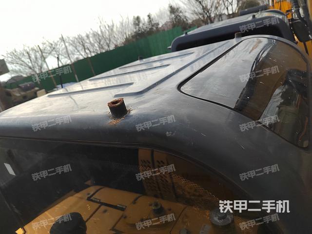 驾驶室顶部（整机外观）