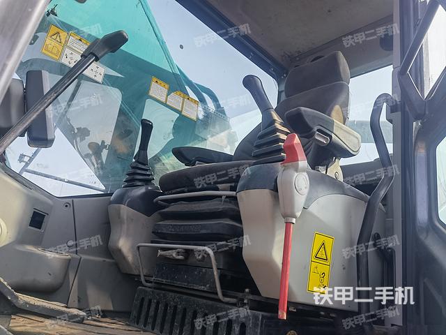 驾驶室整体（整机外观）