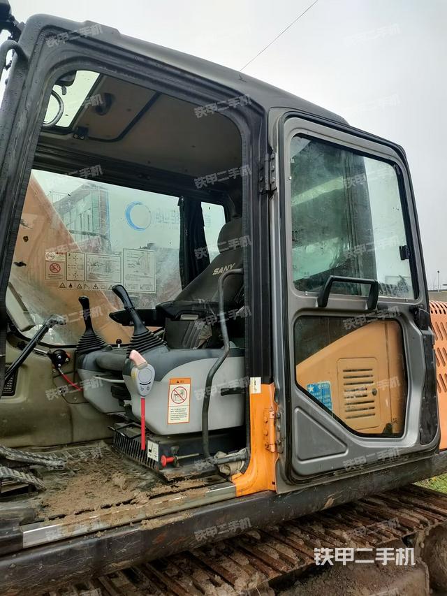 驾驶室整体（整机外观）