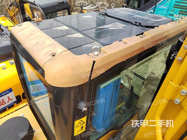 驾驶室顶部（整机外观）