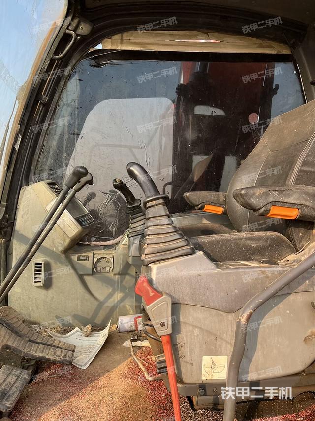 驾驶室整体（整机外观）