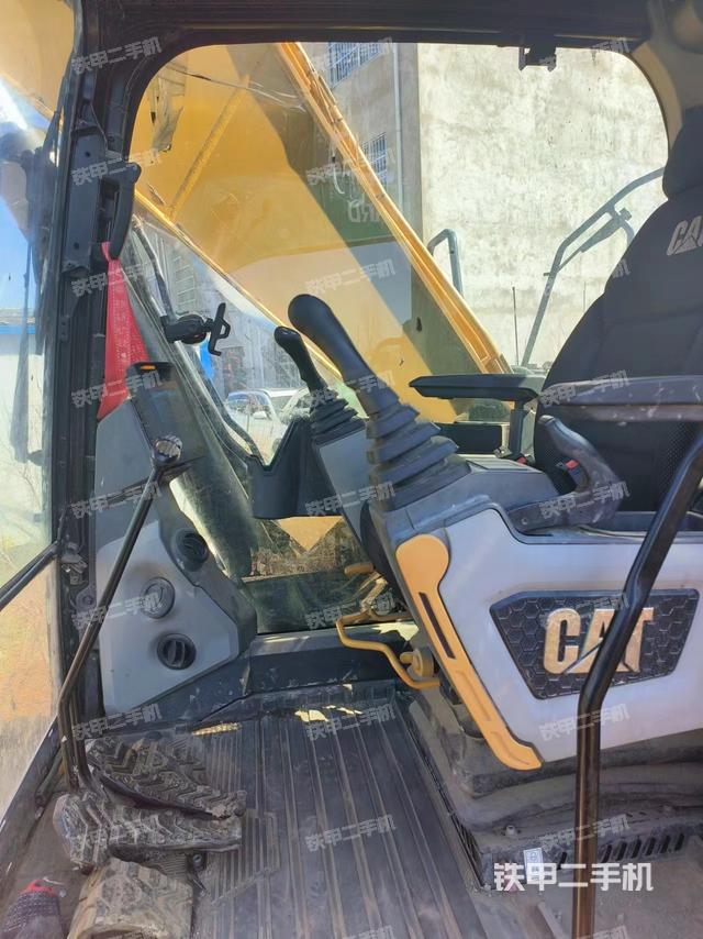 驾驶室整体（整机外观）