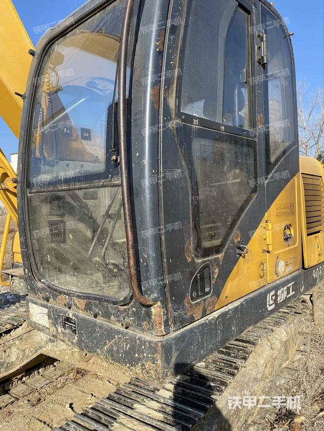 驾驶室整体（整机外观）