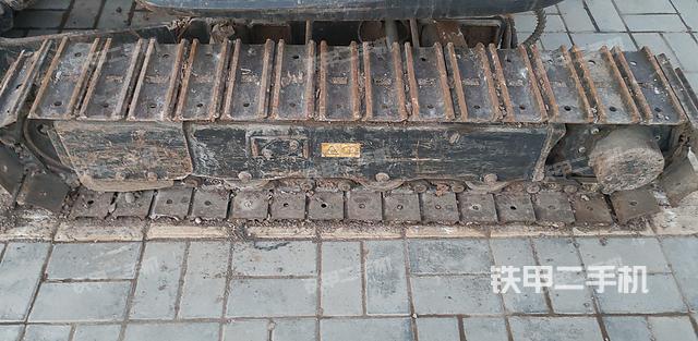 单侧履带整体（整机外观）