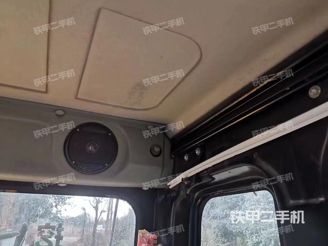 驾驶室顶部（整机外观）