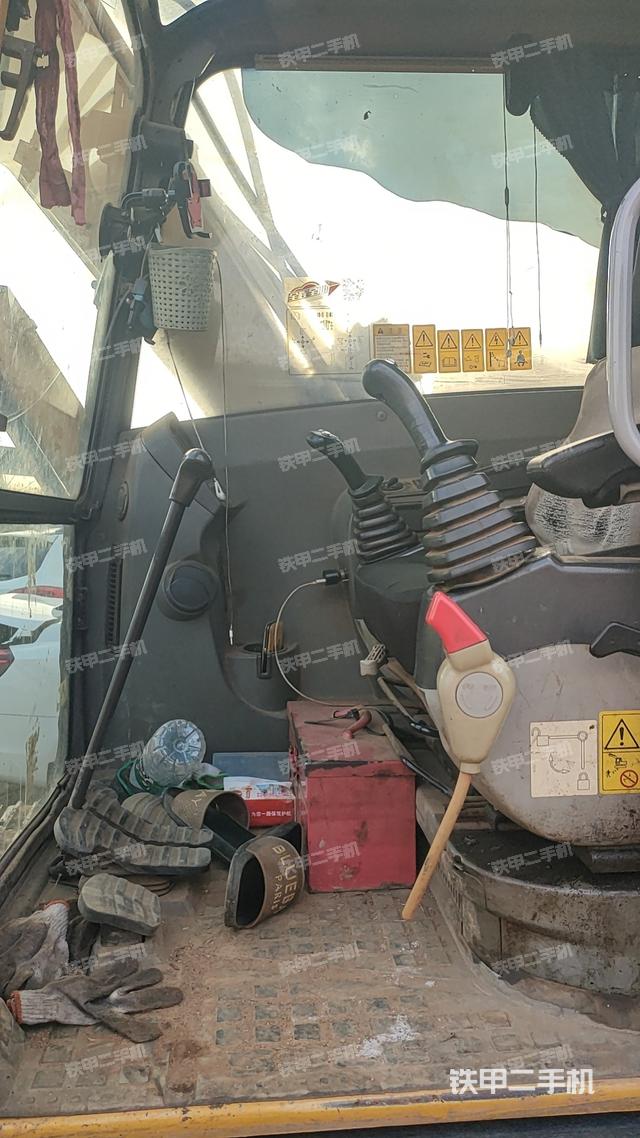 驾驶室整体（整机外观）