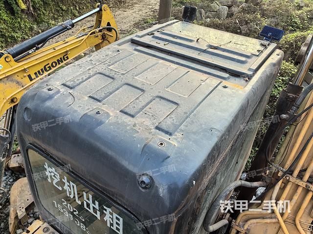 驾驶室顶部（整机外观）