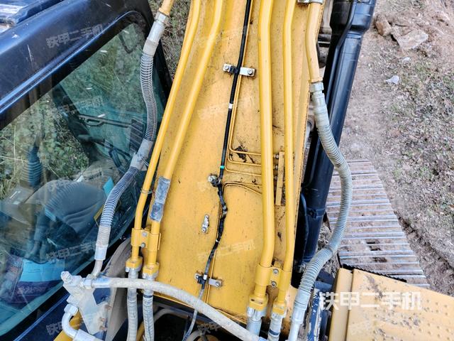 大臂背部俯视（工作和回转装置）