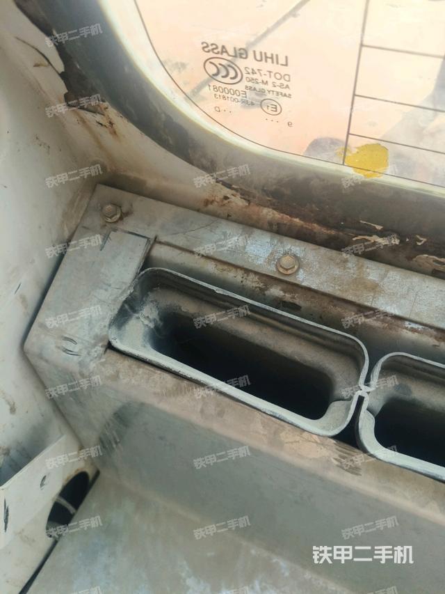 座椅后部（驾驶室部分）