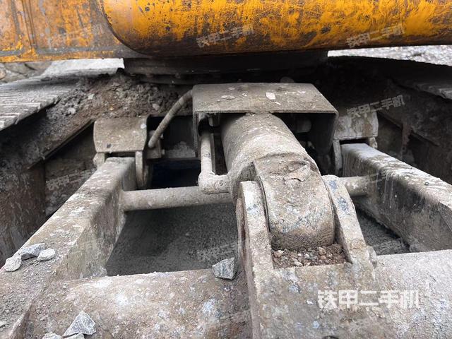 回转马达和主控阀（整机外观）