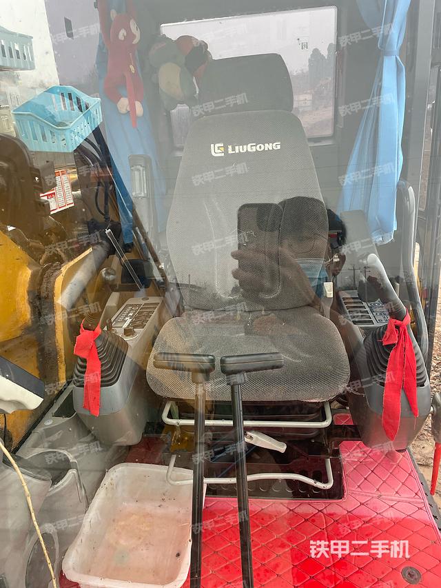 驾驶室整体（整机外观）