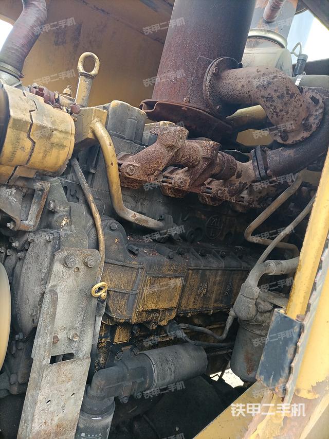 发动机右侧（整机外观及大件）