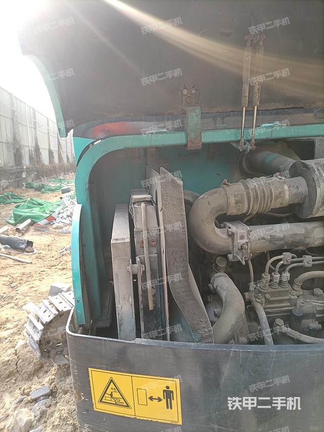 驾驶室整体（整机外观）