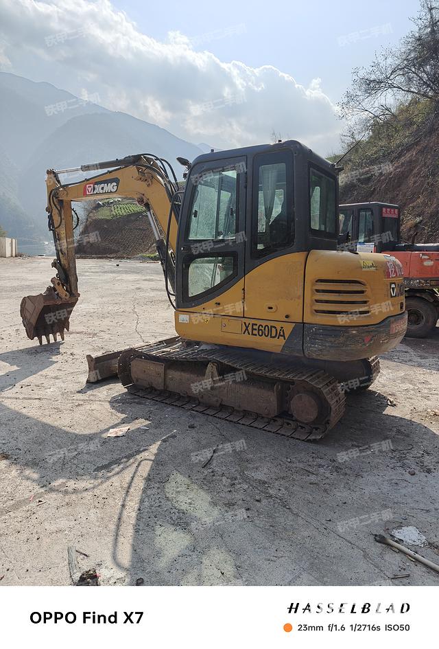 驾驶室顶部（整机外观）