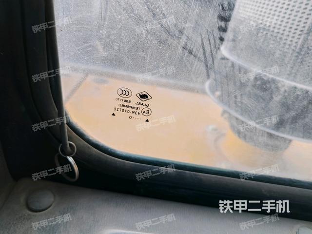 后窗玻璃角标（驾驶室部分）