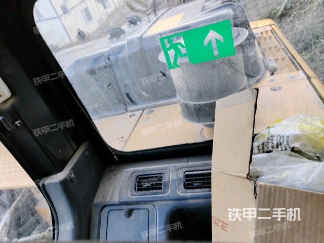 座椅后部（驾驶室部分）