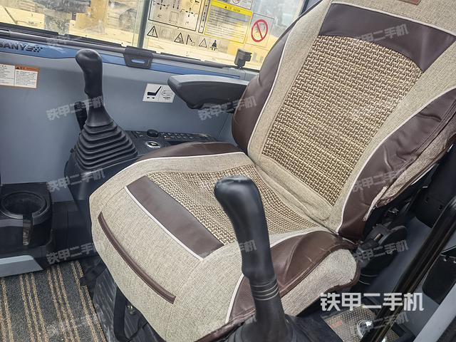 驾驶室整体（整机外观）