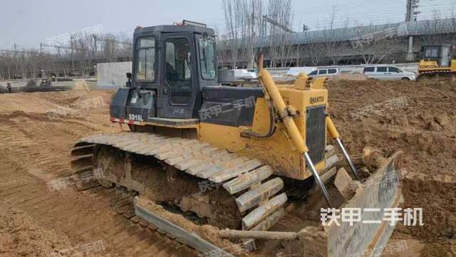 整机左侧（设备外观及核心部件）