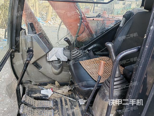 驾驶室整体（整机外观）