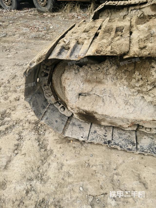 右驱动轮（行走机构）