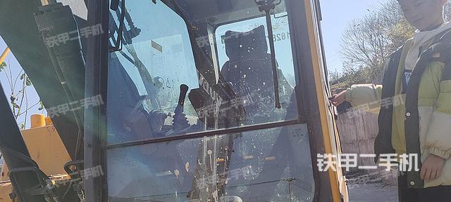 驾驶室整体（整机外观）