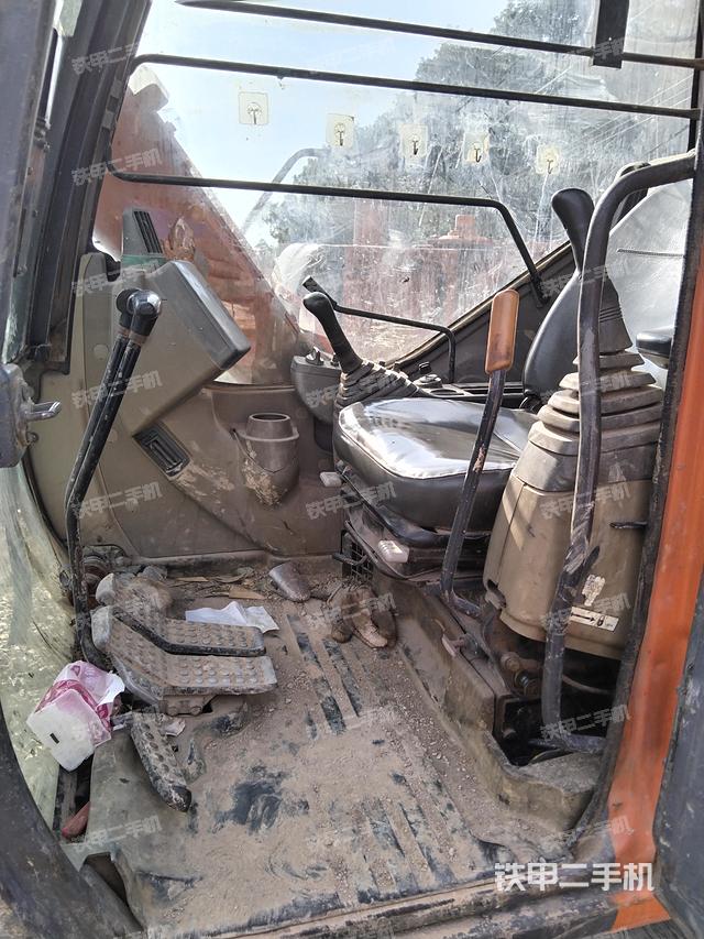 驾驶室整体（整机外观）