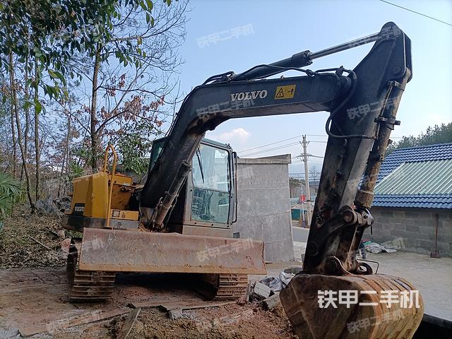 沃尔沃EC80D挖掘机