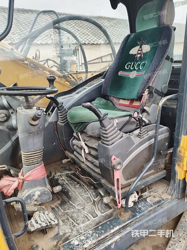 驾驶室整体（整机外观）