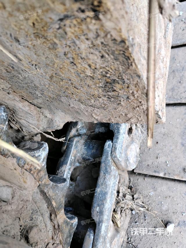 右侧行走马达盖板（行走机构）