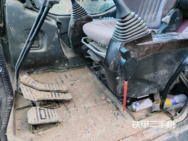 驾驶室左前45度（驾驶室部分）