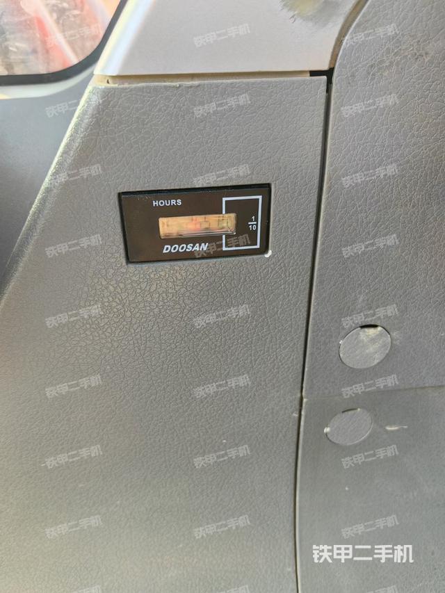 驾驶室整体（整机外观）