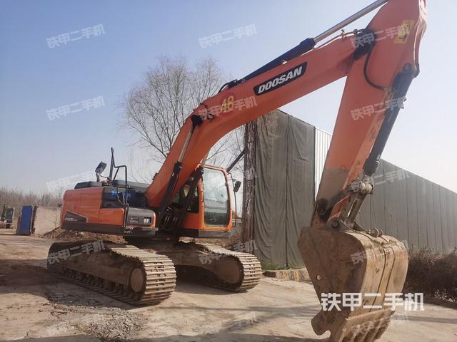 驾驶室顶部（整机外观）